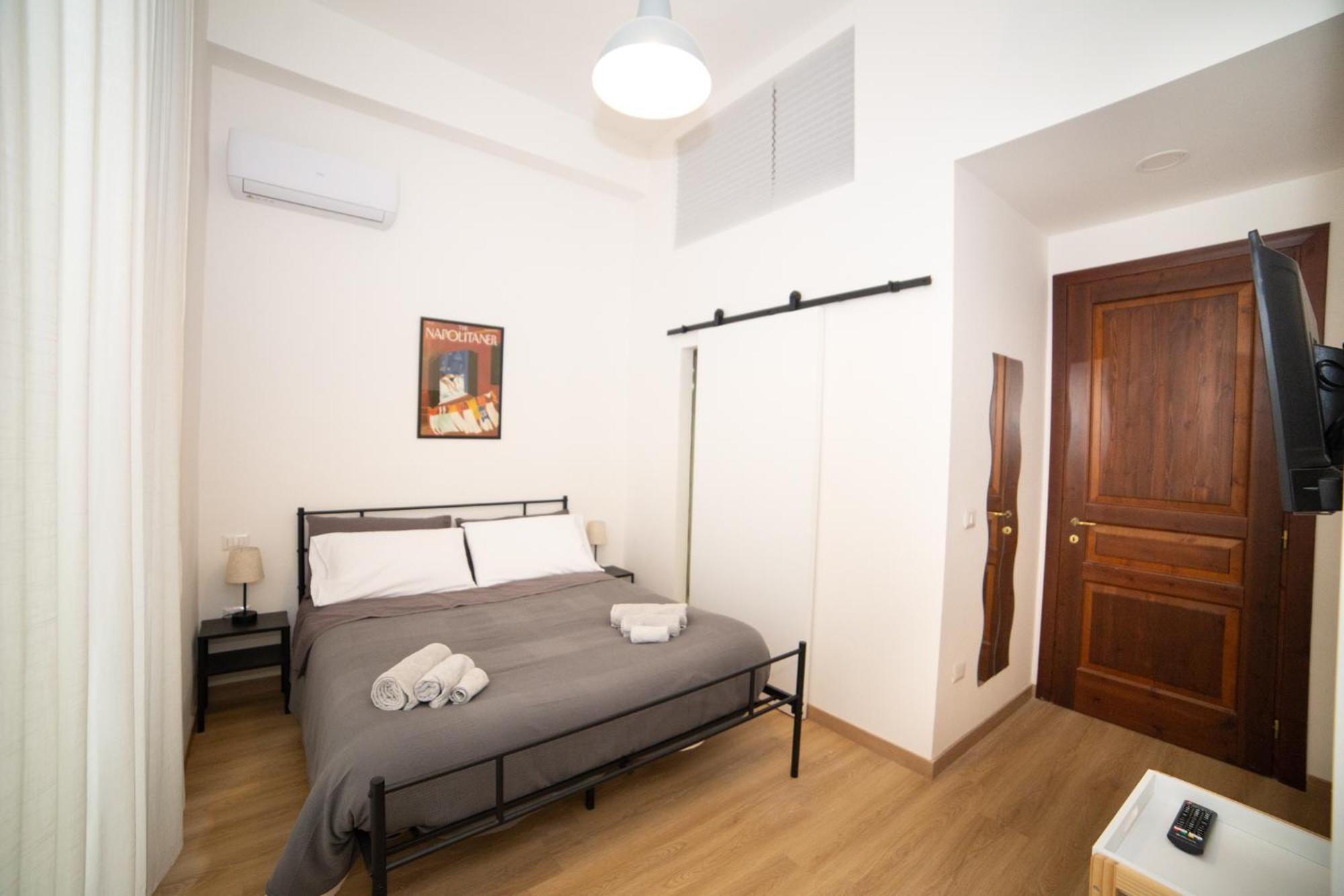 B&B 4Cella Νάπολη Εξωτερικό φωτογραφία